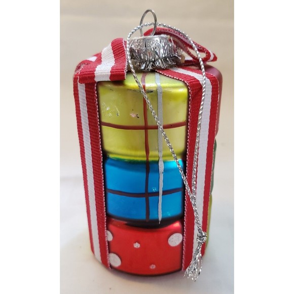 JS Stack Of Gifts Presents Boxes Glass Christmas Ornament - Picture 2 of 7